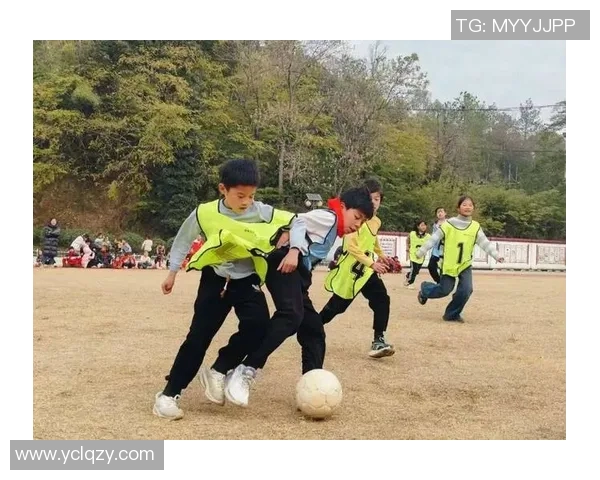 以班级足球球星为核心凝聚力量共创团结奋进青春班集体