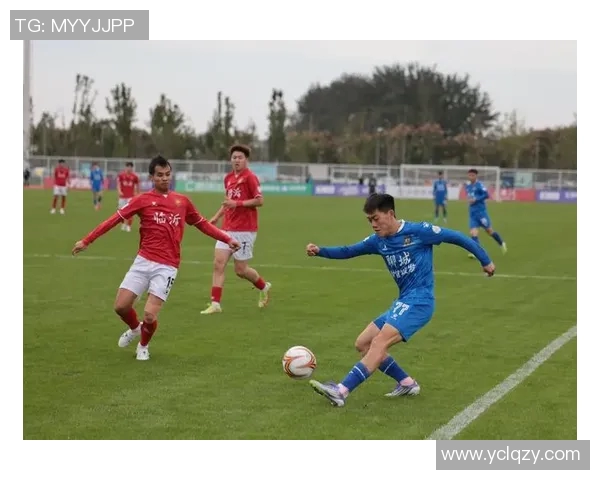 足球场上遭踢骨折重伤的传奇球星揭秘及其复出之路 足球场上遭踢骨折重伤的传奇球星揭秘及其复出之路